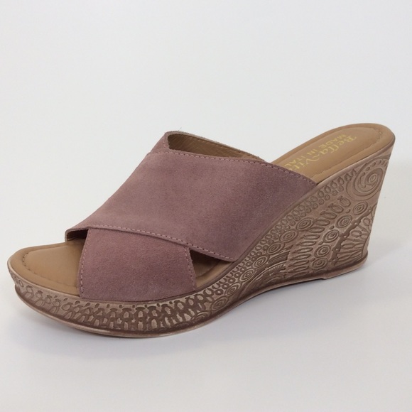 Bella Vita Shoes - 🔑✨Bella Vita | NEW sandal wedge size 9.5